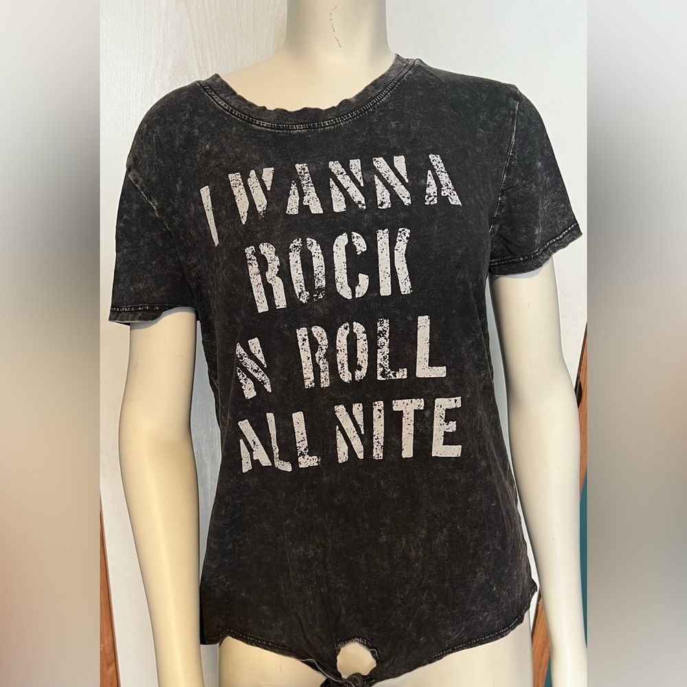 I wanna rock n roll tee. Size S.